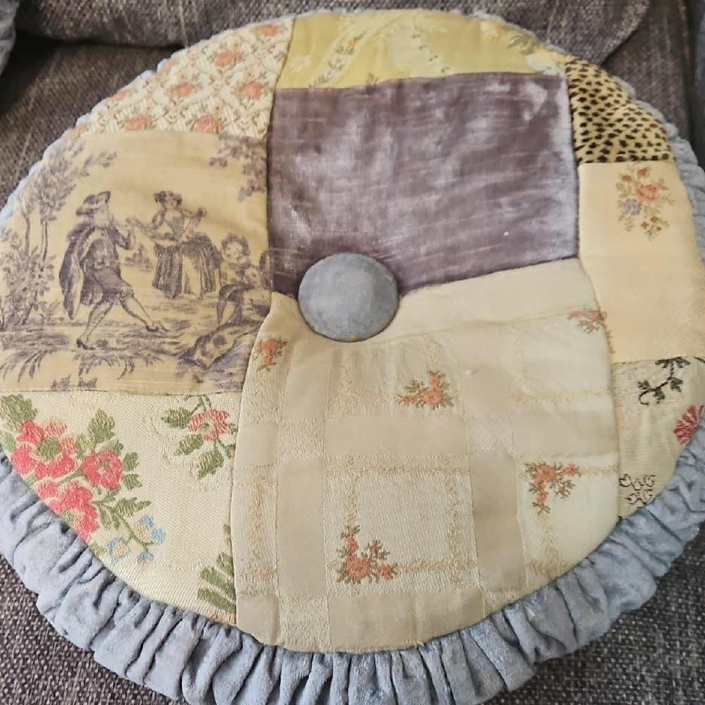 Vintage Handmade Luxury 2 Pc Elegant Patchwork Accent Pillows  Dove Grey Border